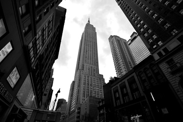 Empire State Building from West 34th Street, facing southeast [04]