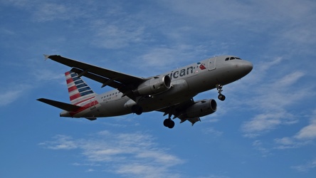 N821AW arriving at Washington National Airport