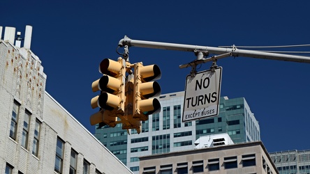 Traffic signal at Fulton and Jay Streets [02]