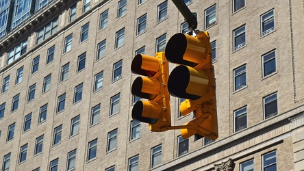 Traffic signal at Boerum Place and Livingston Street [01]