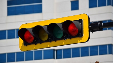 Traffic signal at Boulevard de la Cité and Boulevard de la Gappe [06]