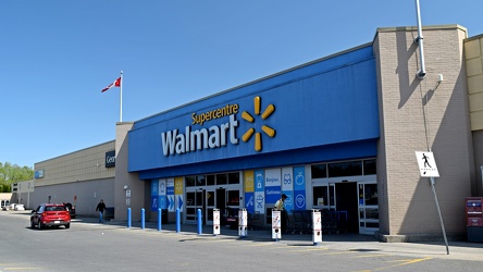 Walmart Supercenter on Boulevard Maloney in Gatineau, Quebec [01]