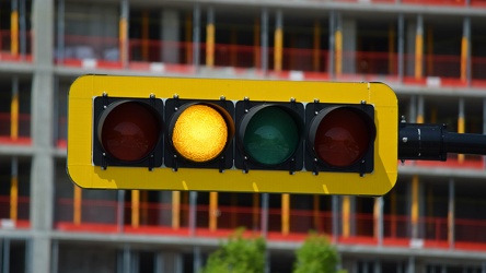 Traffic signal at Boulevard de la Cité and Boulevard de la Gappe [02]