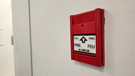 Fire alarm pull station at Hudson's Bay in Gatineau [02]