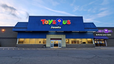 Toys "R" Us in Gatineau, Quebec [01]