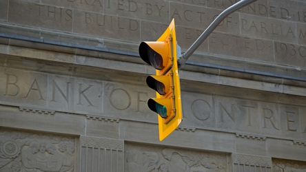 Traffic light at Wellington and O'Connor Streets [02]