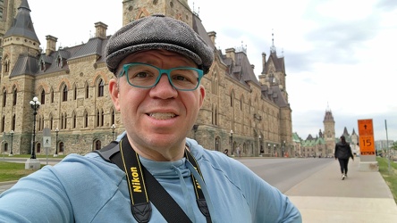 Selfie in front of the West Block [01]