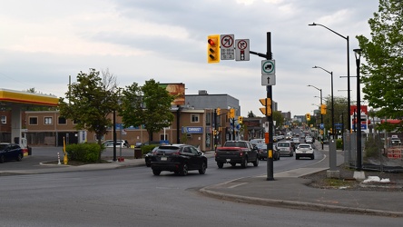 Montreal Road eastbound from North River Road