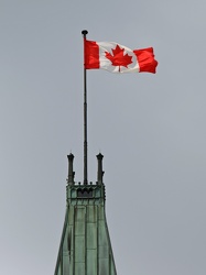 Canadian flag on Centre Block [01]