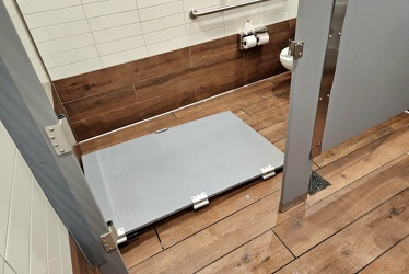 Stall without door at Sheetz in Dunmore, Pennsylvania [01]