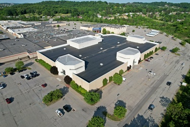 Former Kaufmann's/Macy's at Washington Crown Center [01]