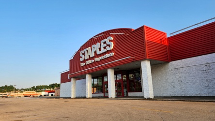 Staples at Washington Mall