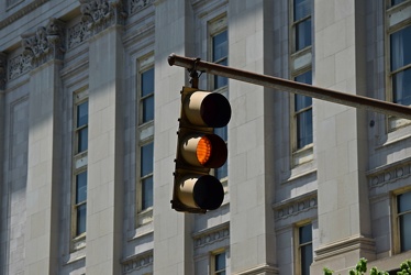 Traffic signal at Fifth and Tennyson Avenues [01]