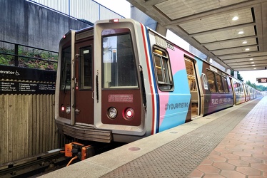 WMATA Pride train 2023 [02]