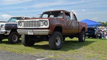 1977 Dodge Crew Cab at Chrysler Nationals [02]