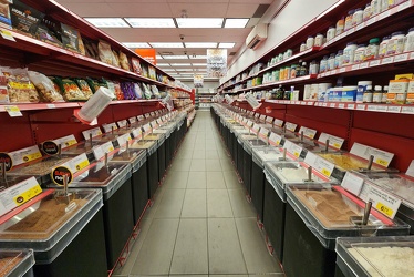 Bulk Barn on Carlton Street