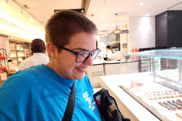 Elyse reacts to the Nugateau eclairs at Hudson's Bay Queen Street