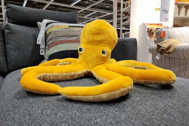 BLÅVINGAD octopus at IKEA