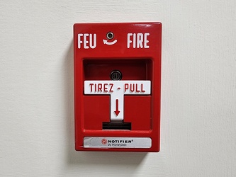 Fire alarm pull station at the DoubleTree by Hilton Windsor Hotel & Suites [02]