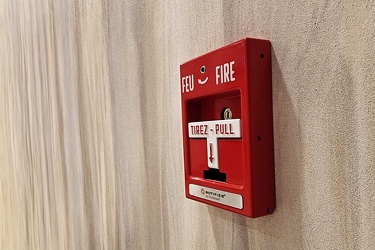 Fire alarm pull station at the DoubleTree by Hilton Windsor Hotel & Suites [04]