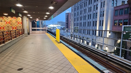 Platform at Fort/Cass station