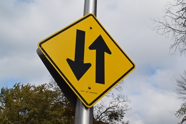 Two-way traffic sign on North Oakley Avenue [01]