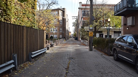 Alley parallel to North Lincoln Avenue