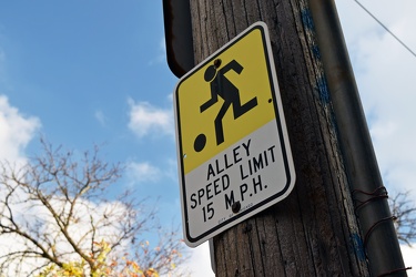 Alley speed limit sign