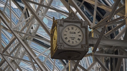 Clock at Ogilvie Transportation Center [01]