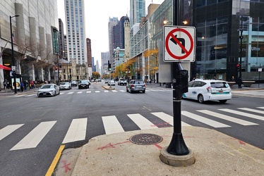 Turn restriction at North Michigan Avenue and East Chestnut Street