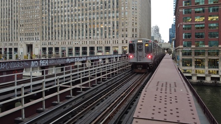 Brown Line train on Wells Street Bridge [01]