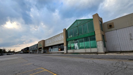 Former Ultra Foods in Gary, Indiana [02]