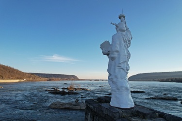 Statue of Liberty replica in the Susquehanna River [02]