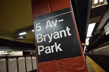 Column signage at 5th Avenue-Bryant Park station