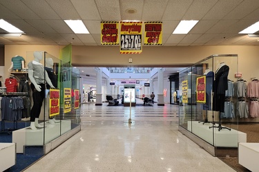 Closing Sears store at Newport Centre [08]