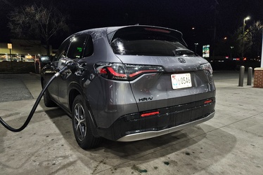 Fueling the HR-V at the Beltsville Wawa