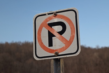 No parking sign on Gathright Dam [02]