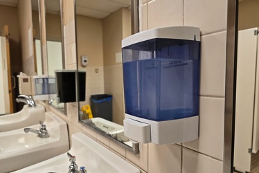 Uline foaming soap dispenser