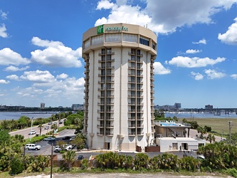 Holiday Inn Charleston-Riverview [10]