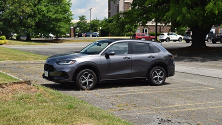 Honda HR-V in a parking lot off of Valley View Boulevard