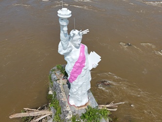 Statue of Liberty replica in the Susquehanna River [11]