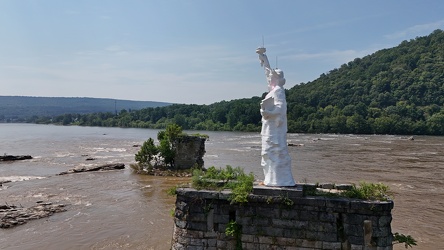 Statue of Liberty replica in the Susquehanna River [12]