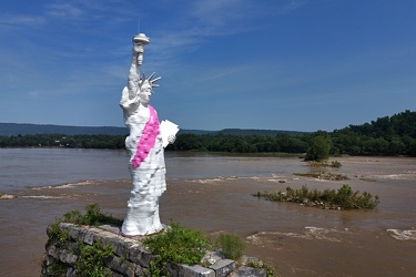 Statue of Liberty replica in the Susquehanna River [15]