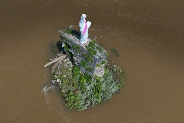 Statue of Liberty replica in the Susquehanna River [24]