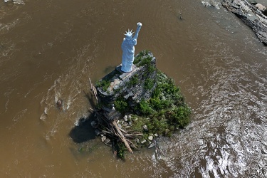 Statue of Liberty replica in the Susquehanna River [25]