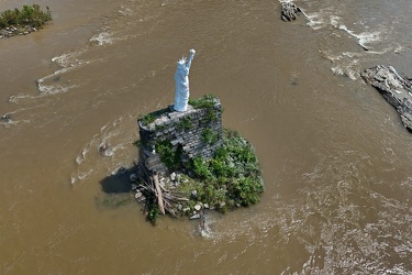 Statue of Liberty replica in the Susquehanna River [28]