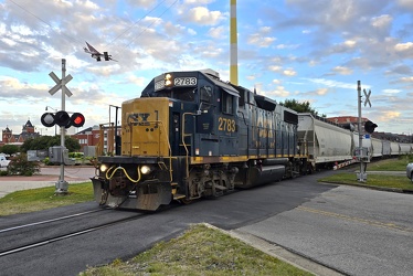 Railroad crossing at Maiden Lane [01]