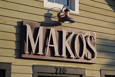 Sign for Mako's Vintage