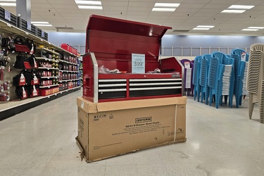 Kmart in Bridgehampton, New York [21]